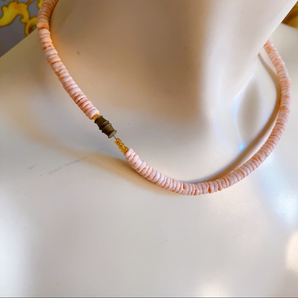 Bloomingdales pink cream necklace shell - Picture 5 of 6